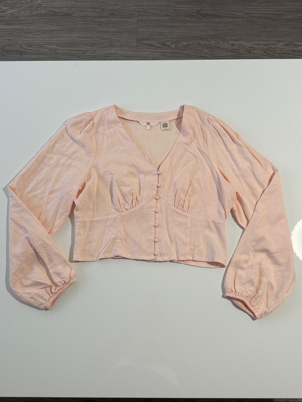Levi's long sleeve blouse women’s Size L light pink button down